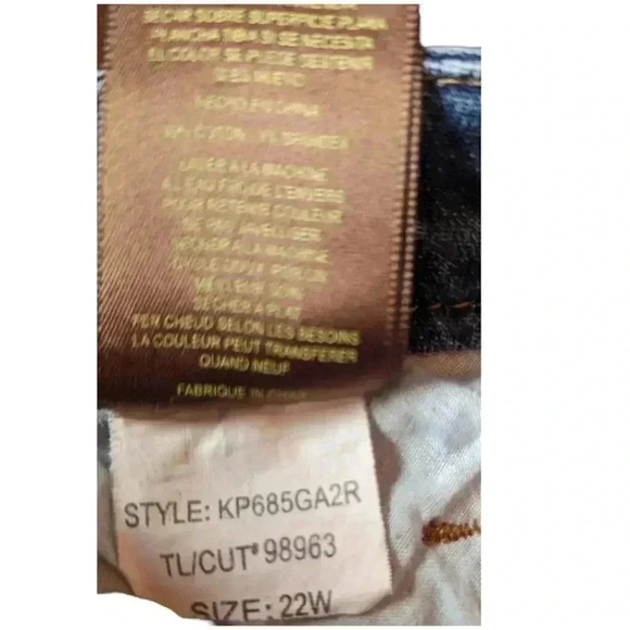 Kut From The Kloth - Celine Slouchy Boyfriend Distressed Jeans, 22W - Picture 10 of 16